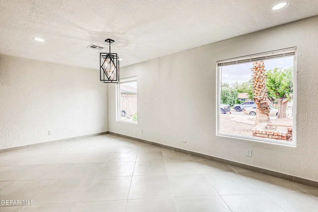 Photo of 712 CARABINAS Way
