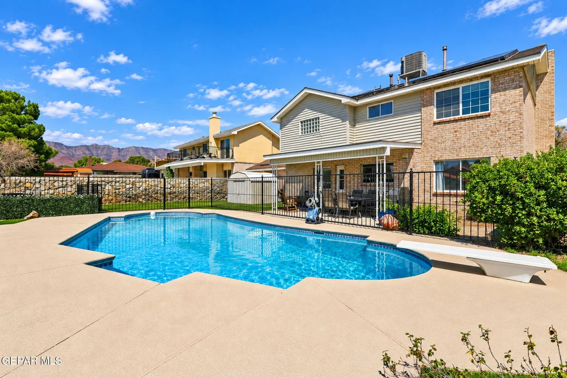 Photo of 4404 LOMA DE ORO Drive