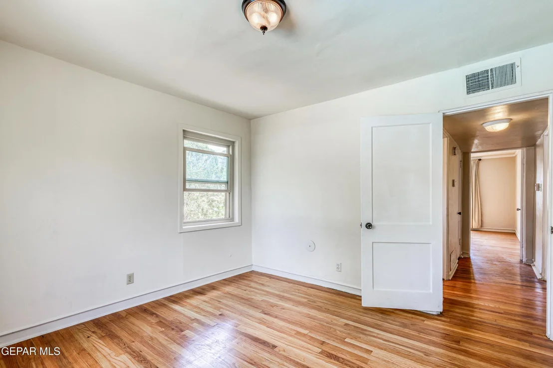 Photo of 825 Galloway Drive