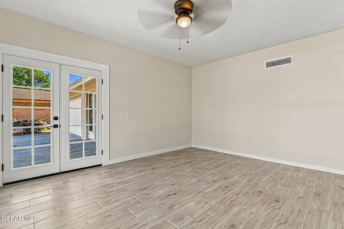 Photo of 8208 PARKLAND Drive