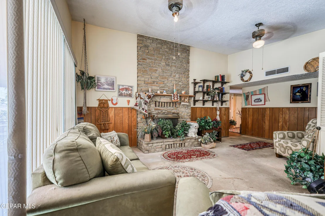 Photo of 220 MOONGLOW Drive