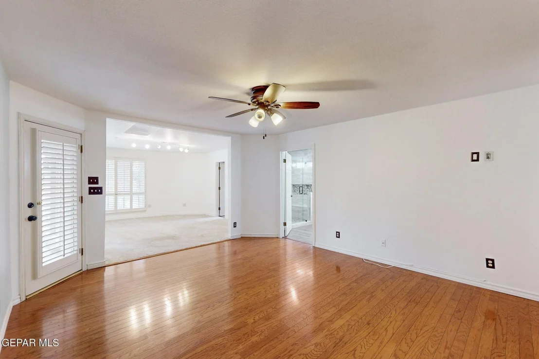 Photo of 633 WILD WILLOW Drive