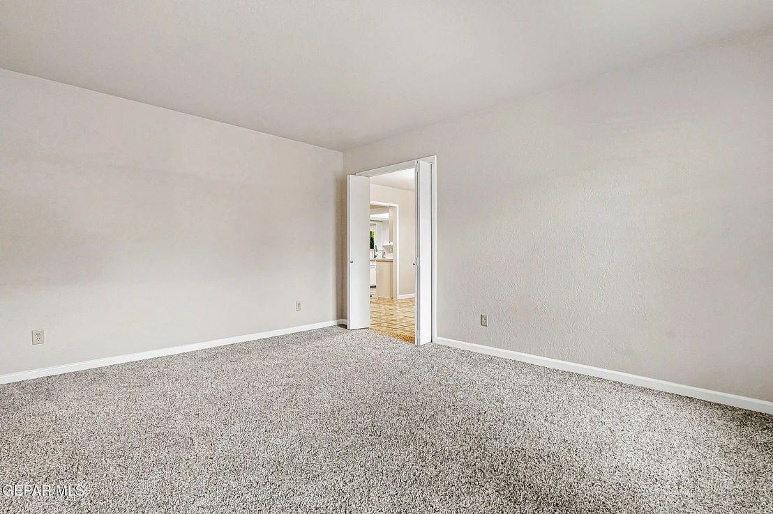 Photo of 220 SERRANIA Drive