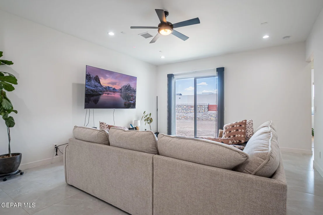 Photo of 316 RIO PINSAQUI Court