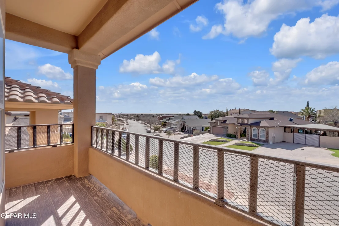 Photo of 468 EMERALD BLUFF Drive
