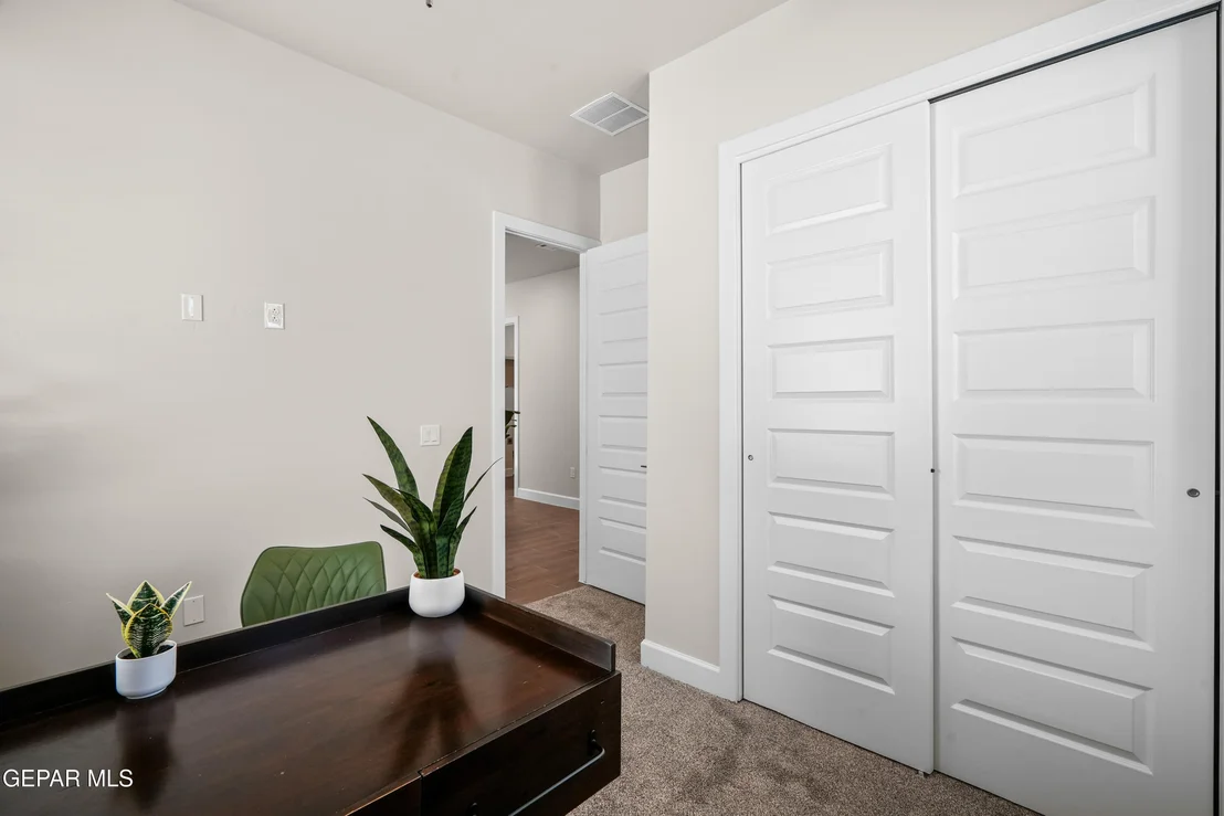 Photo of 808 Fairford Place