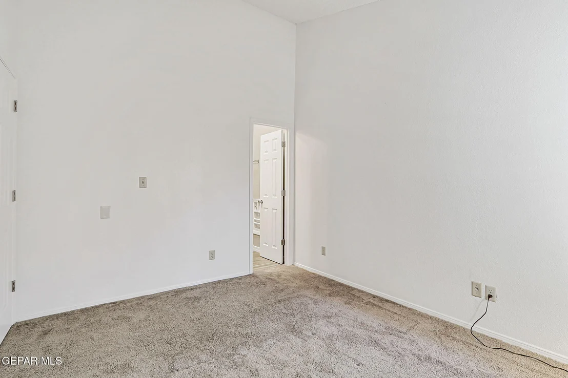 Photo of 10846 QUARTZ Street