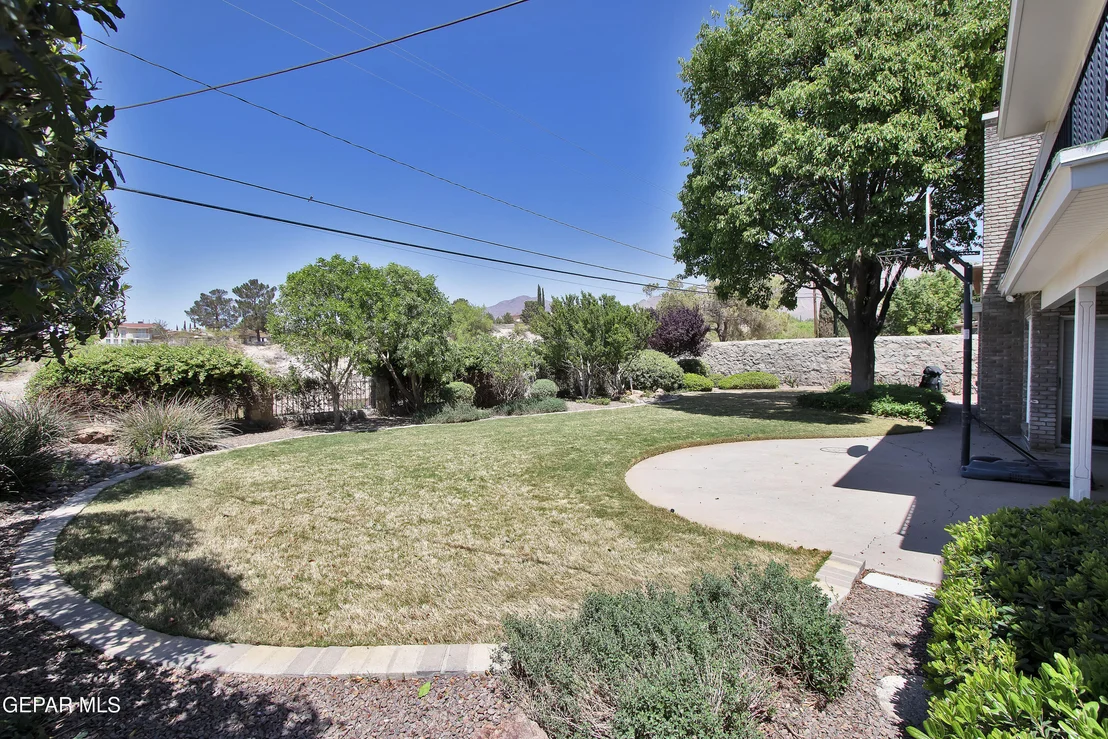 Photo of 517 Stonebluff Road