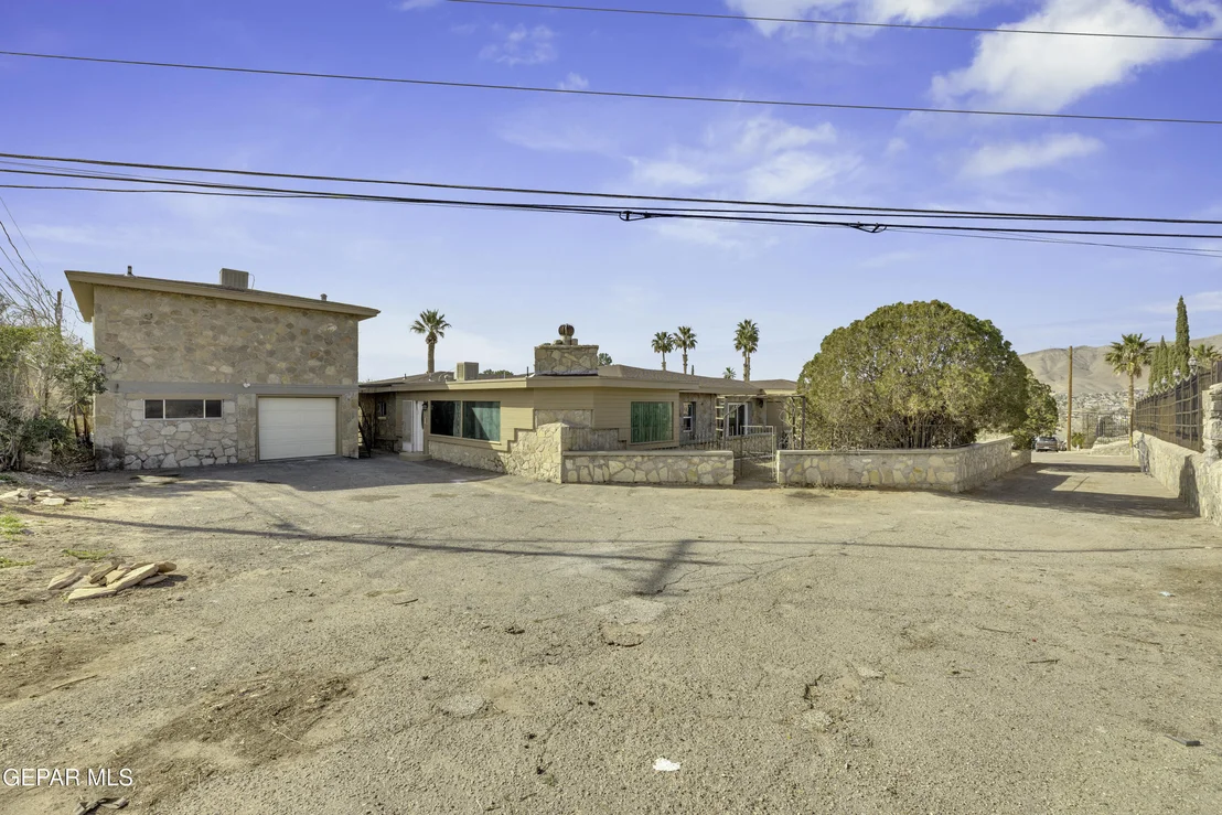 Photo of 2500 HAWLEY Circle