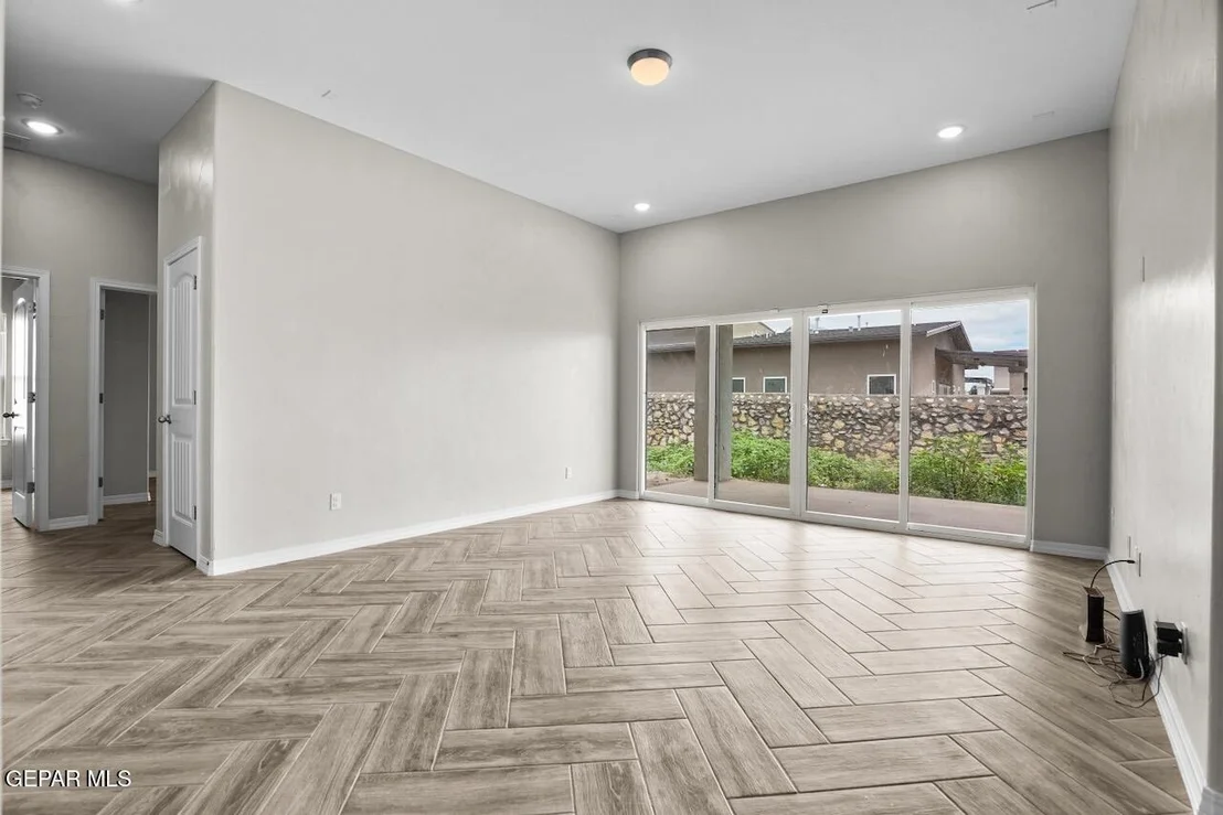 Photo of 965 CROOKED RIVER Drive