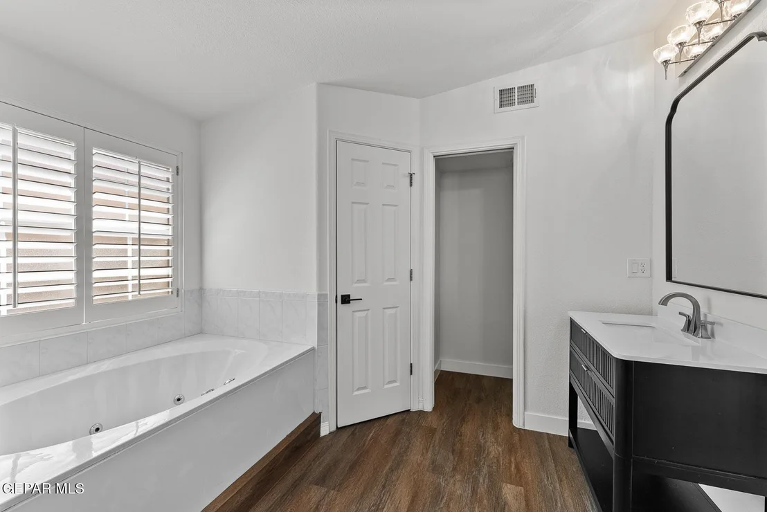 Photo of 6637 WIND RIDGE Drive