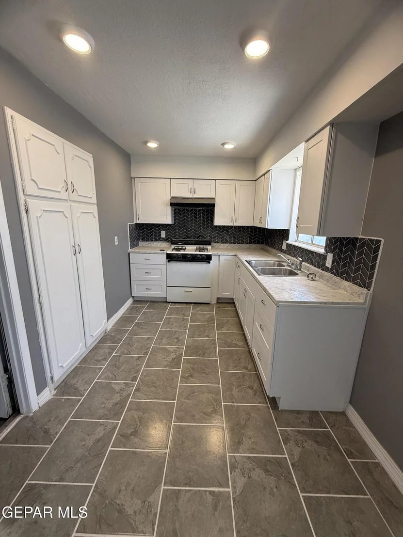 Photo of 2701 GASTON Drive