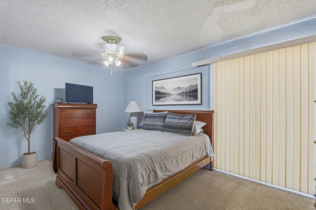Photo of 323 VALLE SERENO Drive