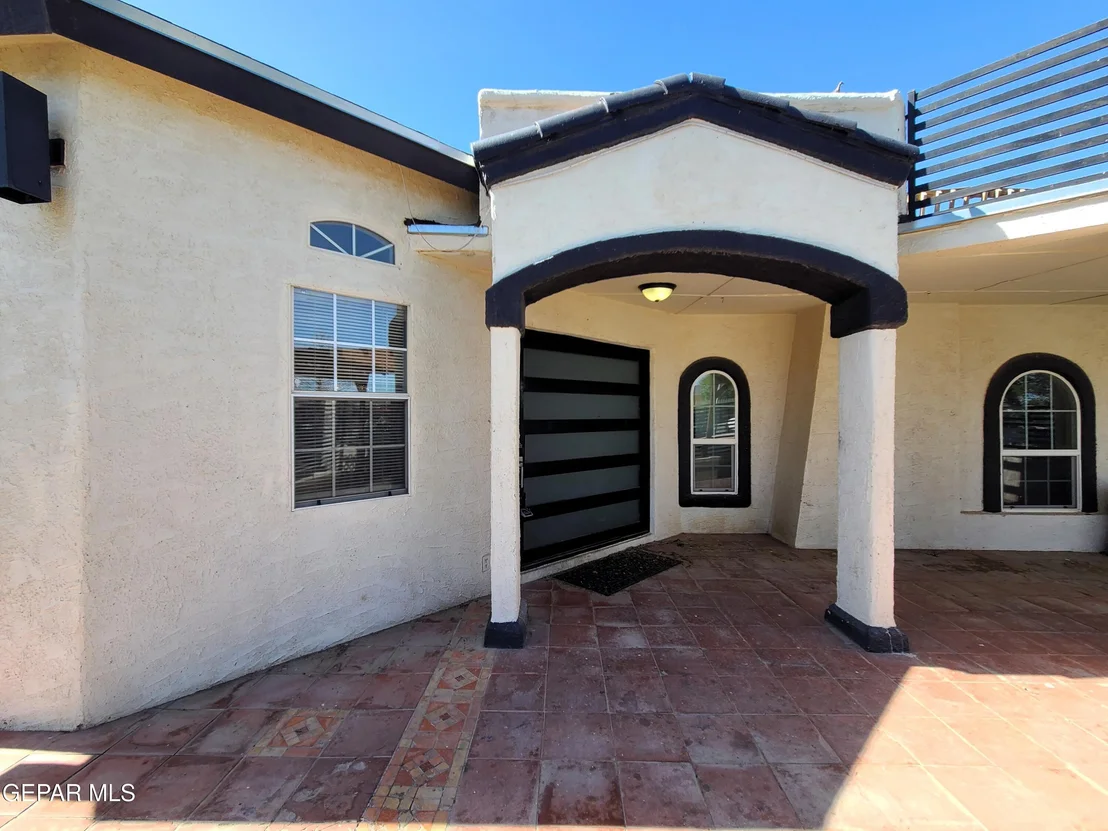 Photo of 1714 BANKER Road