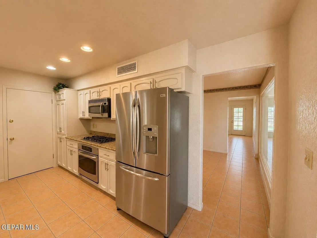Photo of 6833 LA CADENA Drive