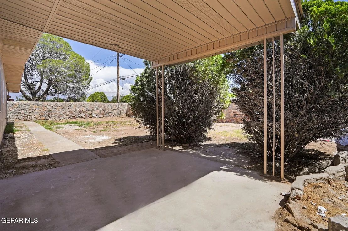 Photo of 6034 NAPLES Street