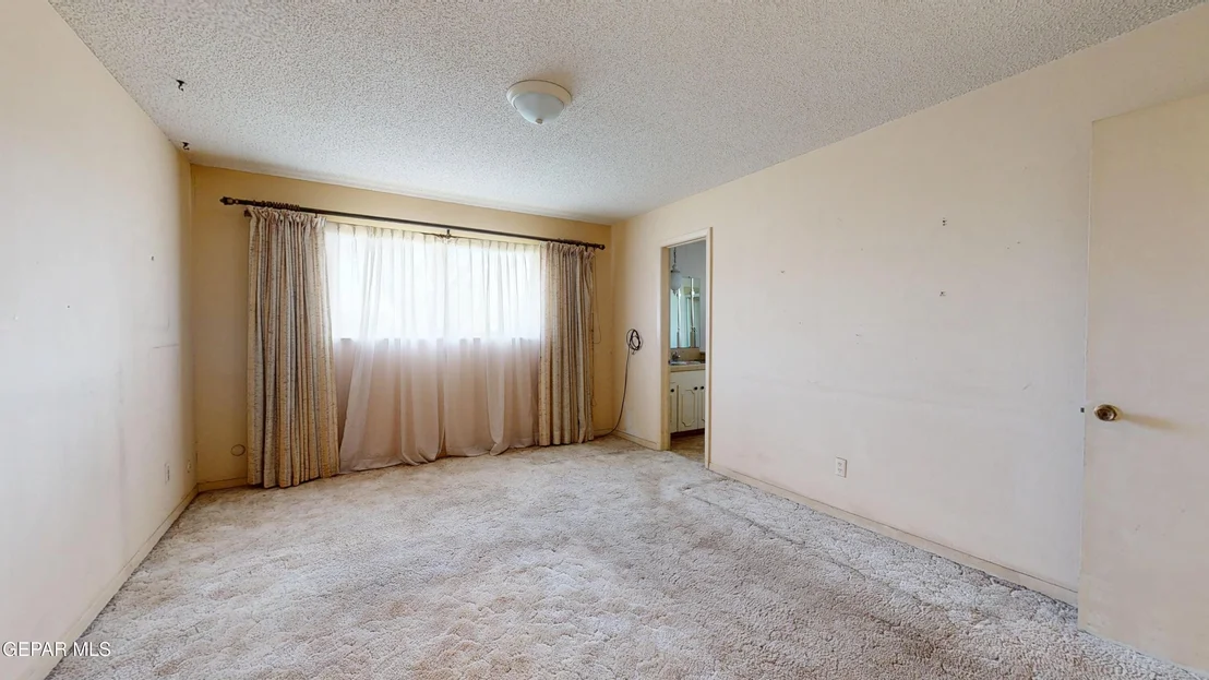Photo of 720 SOMERSET Drive
