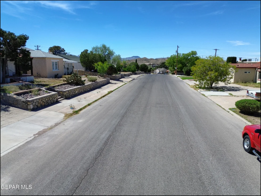 Photo of 912 MESITA Drive