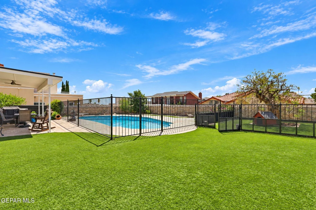 Photo of 4404 LOMA DE ORO Drive