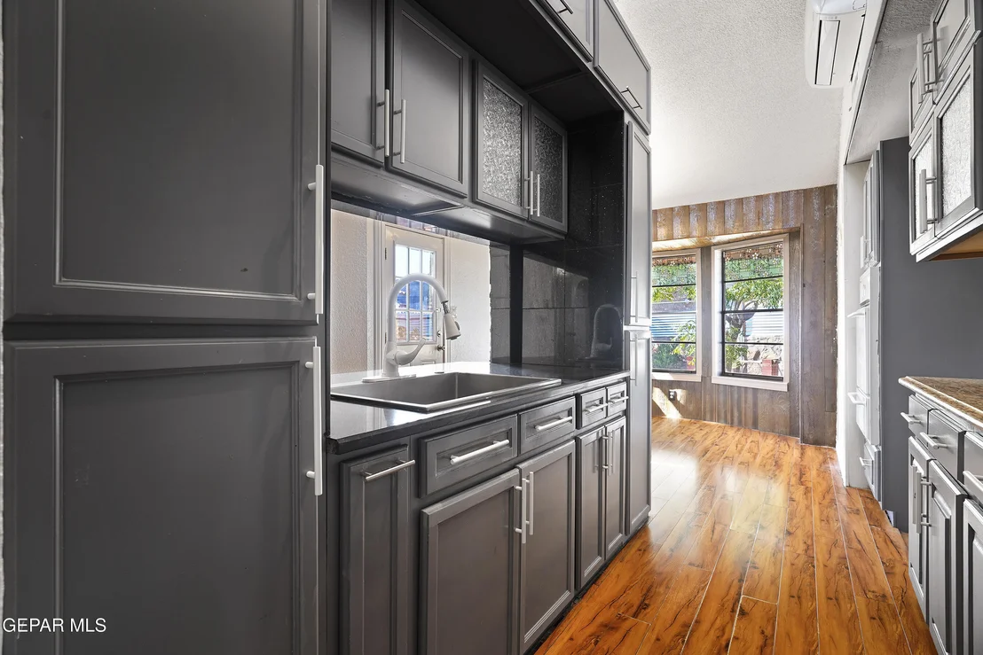 Photo of 4721 MAUREEN Circle