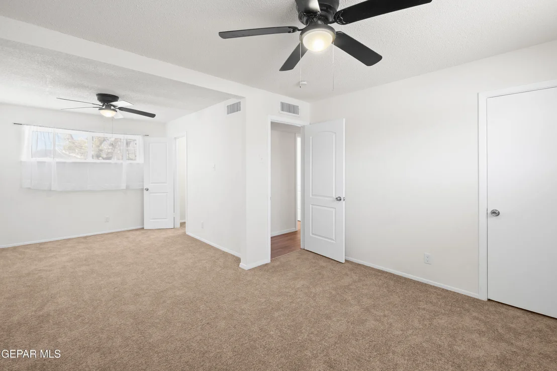 Photo of 9516 IRIS Drive
