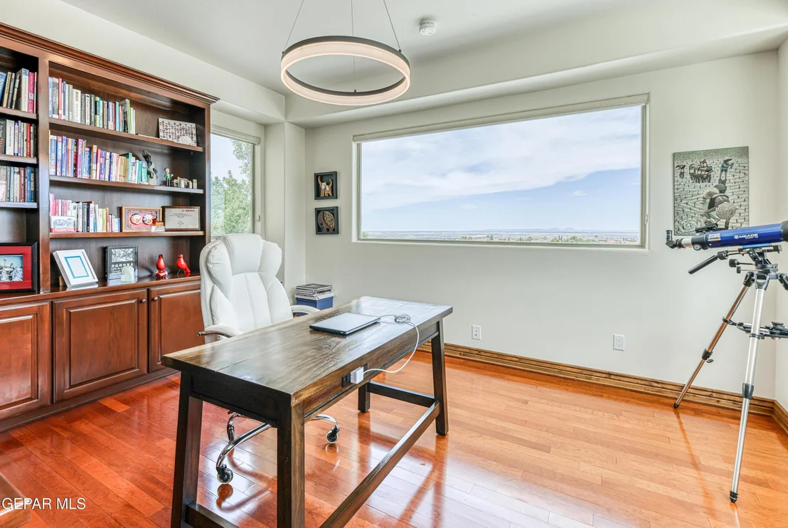 Photo of 6309 VIA SERENA Drive