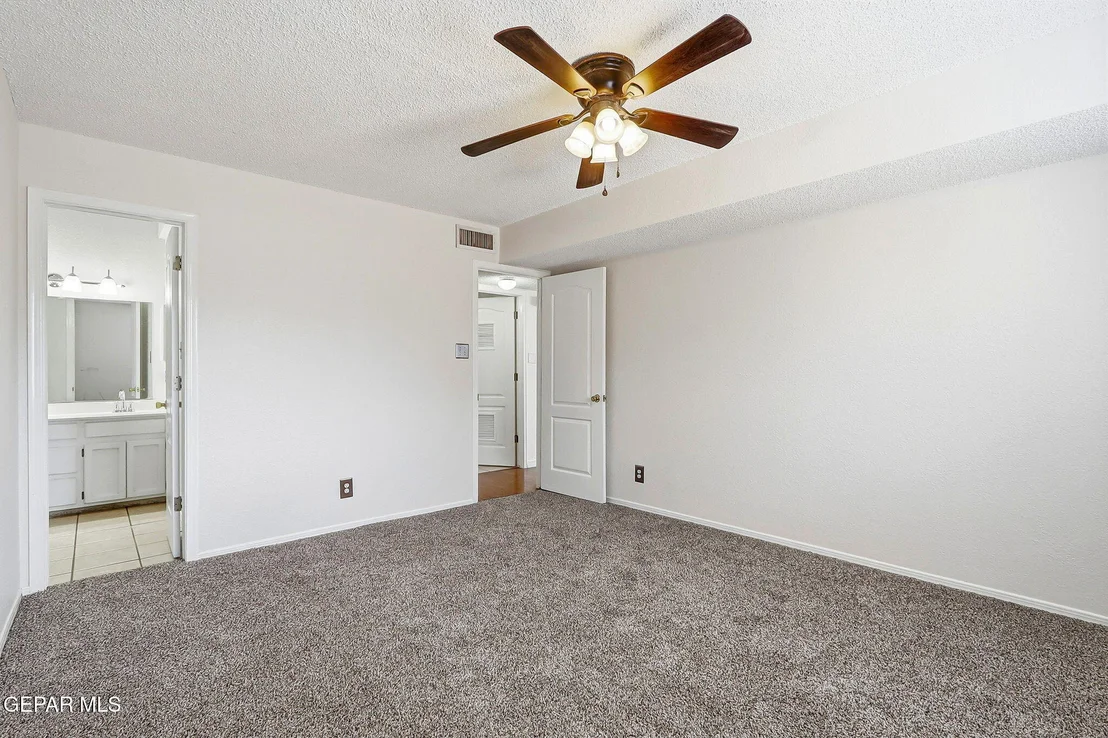 Photo of 7109 OVAL ROCK Drive