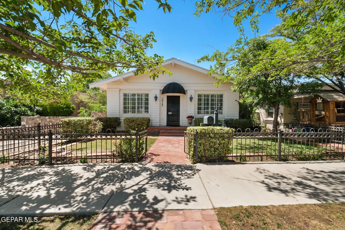 Photo of 1013 PARK Road