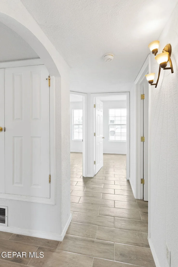 Photo of 11003 STONEBRIDGE Drive
