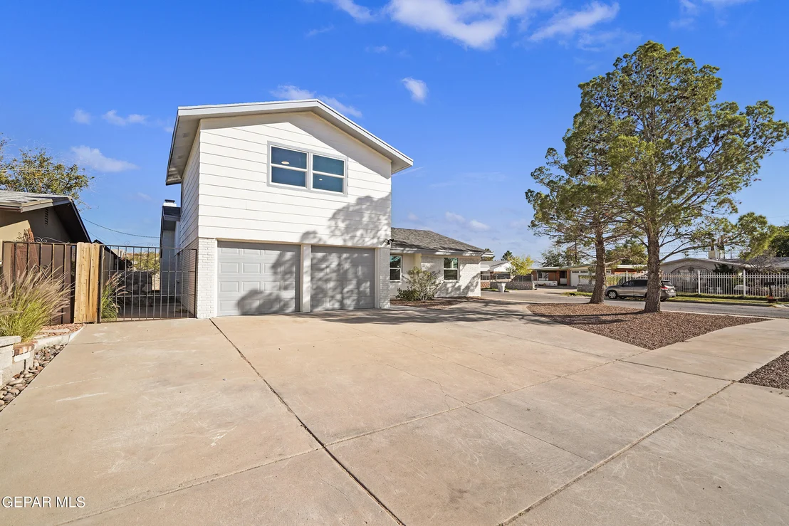 Photo of 10273 RENFREW Drive