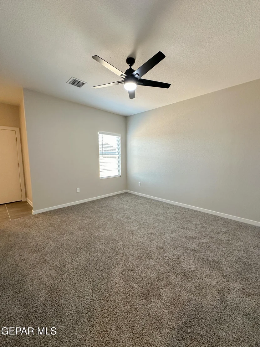 Photo of 15156 COMPOSITION