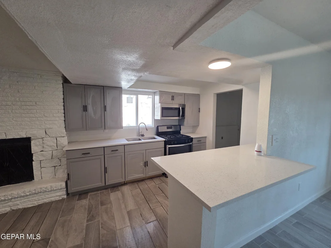 Photo of 331 CARNIVAL Drive