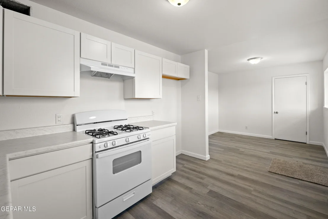 Photo of 412 INDIAN Place