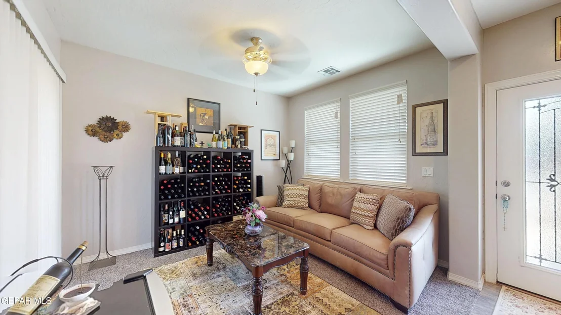 Photo of 129 N Manzanita Drive