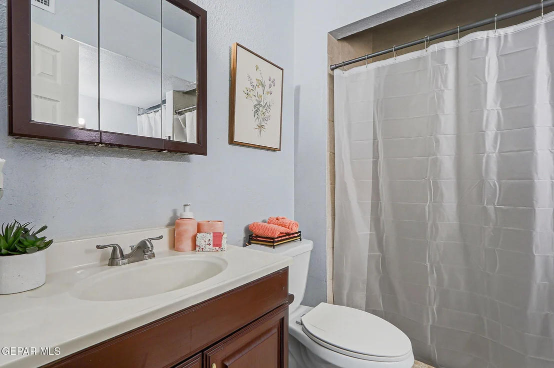 Photo of 323 VALLE SERENO Drive
