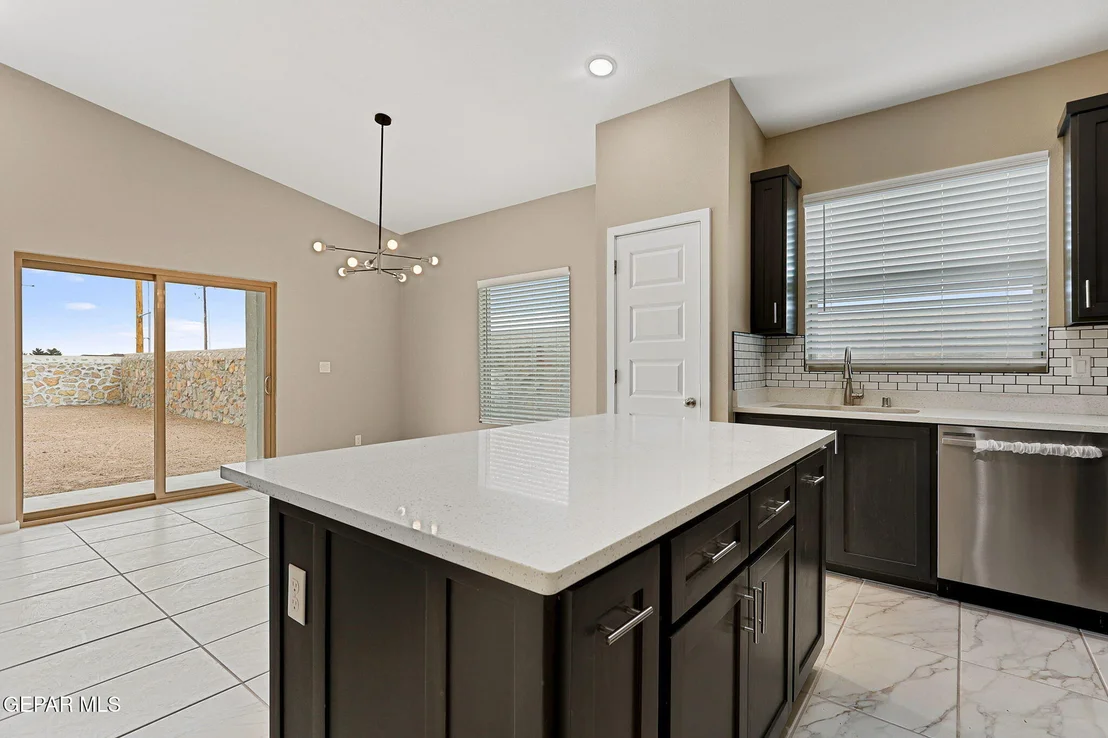 Photo of 983 Barbara Ave. Avenue