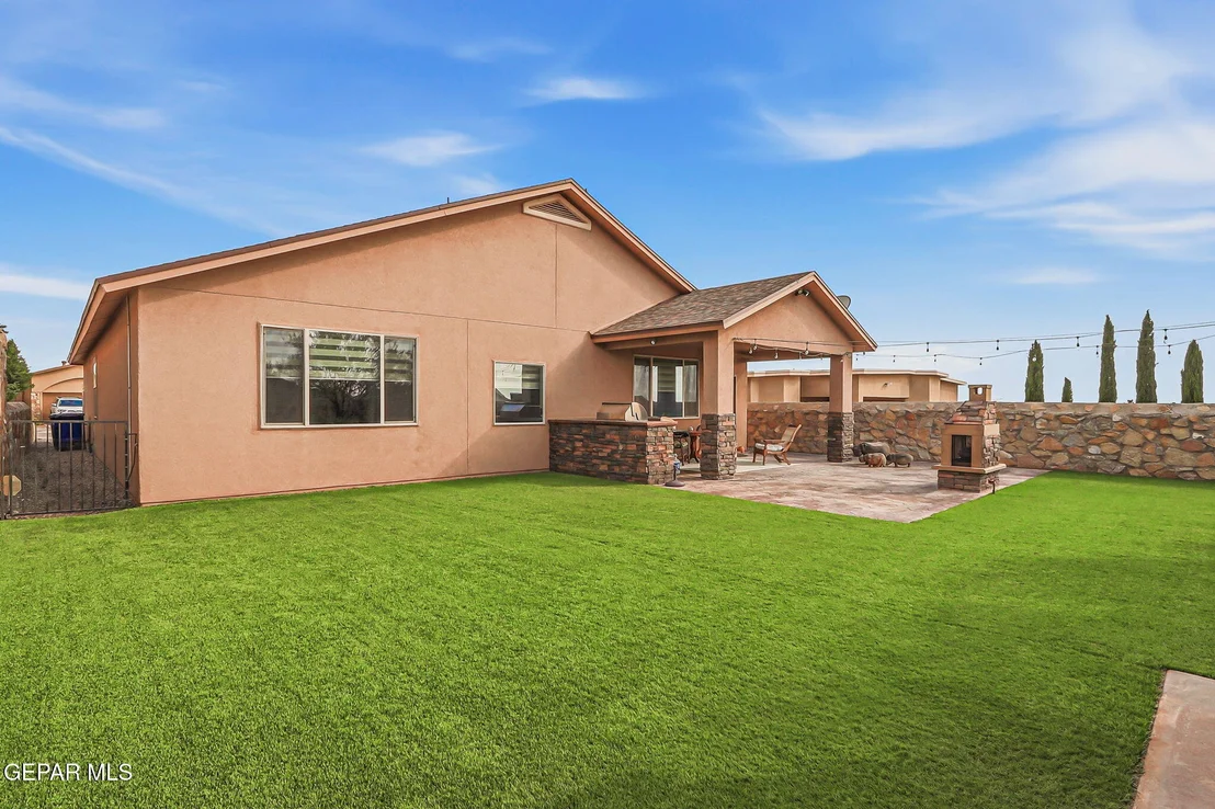 Photo of 7223 LONGSPUR Drive