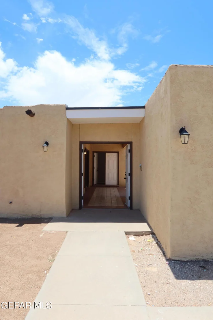 Photo of 836 DE LEON Drive