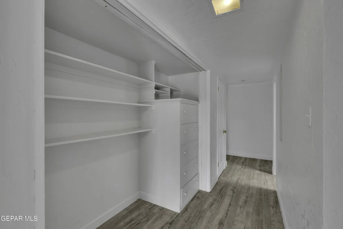 Photo of 2500 HAWLEY Circle