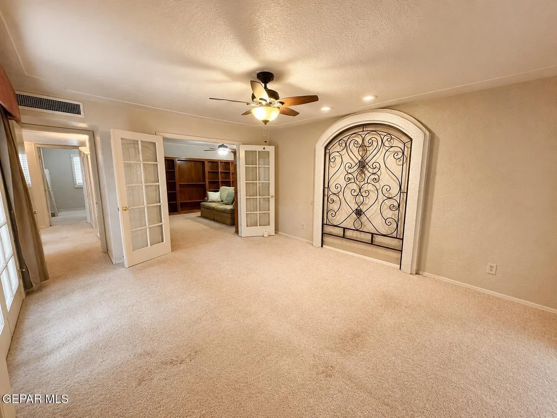 Photo of 6833 LA CADENA Drive