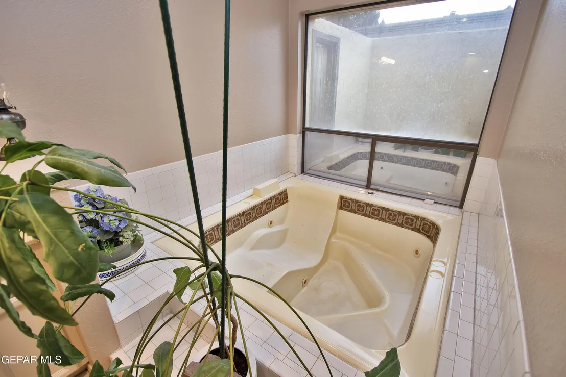 Photo of 308 Stotts Avenue