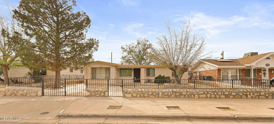 Photo of 233 MANUEL Drive