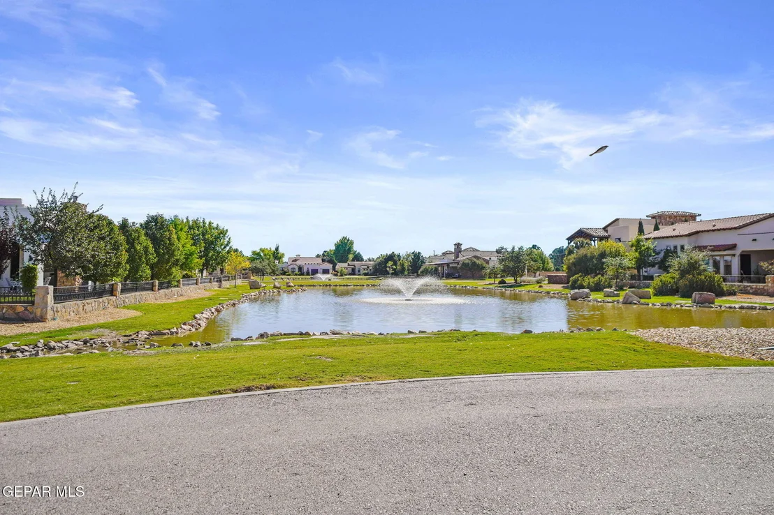 Photo of 5617 RIVER RUN Street