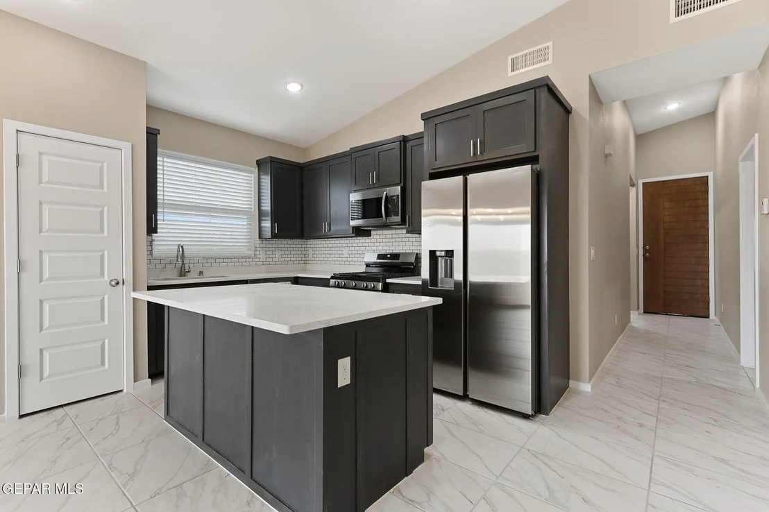 Photo of 983 Barbara Ave. Avenue