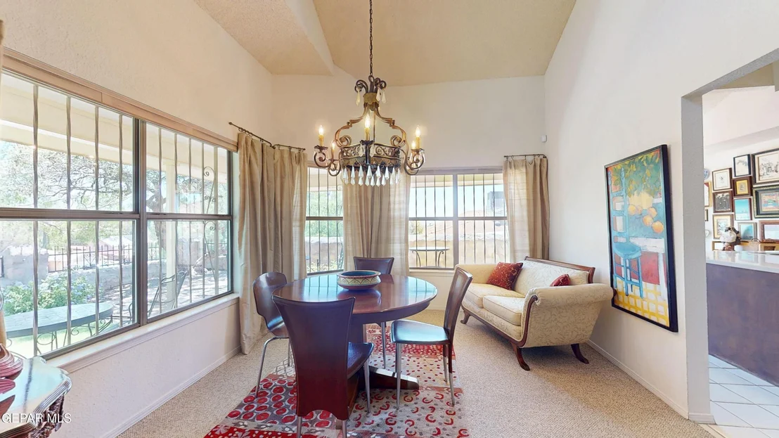 Photo of 724 CHELTENHAM Drive