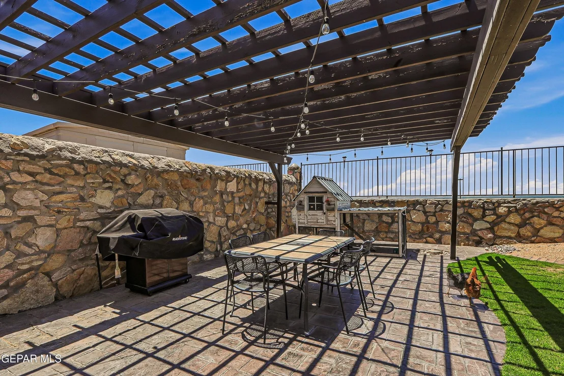 Photo of 616 MYRIAM Drive