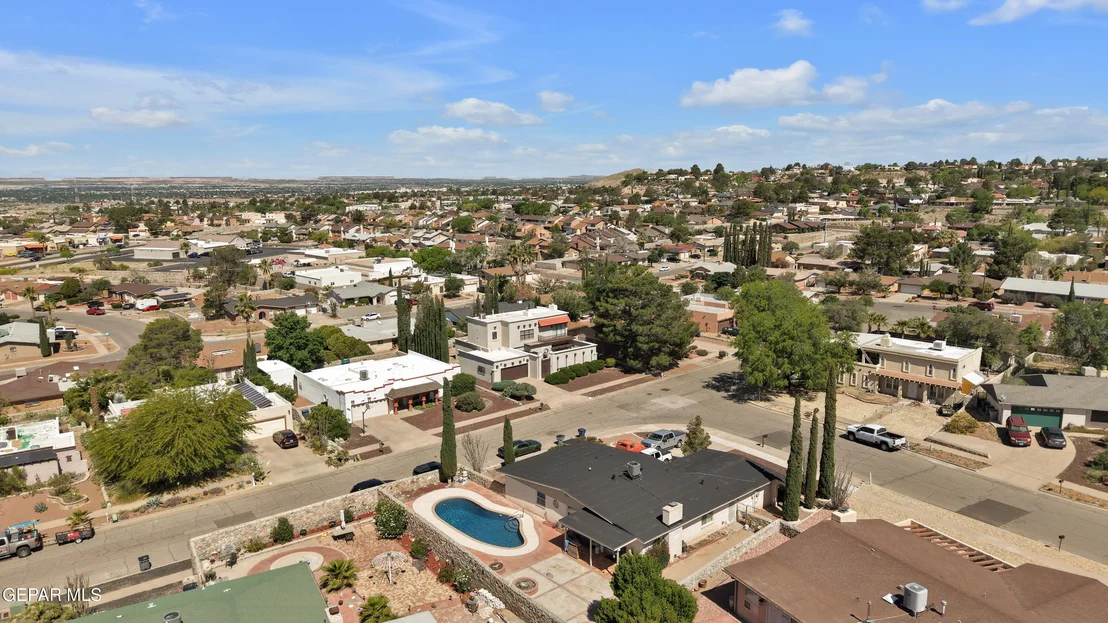 Photo of 425 VALPLANO Drive
