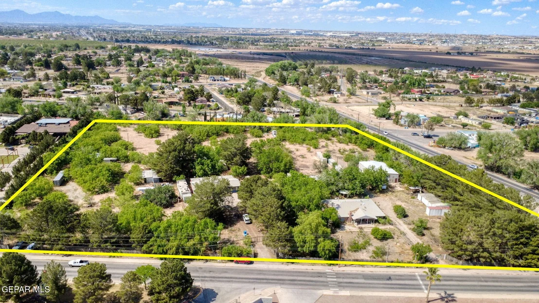 Photo of 587 BAUMAN Road