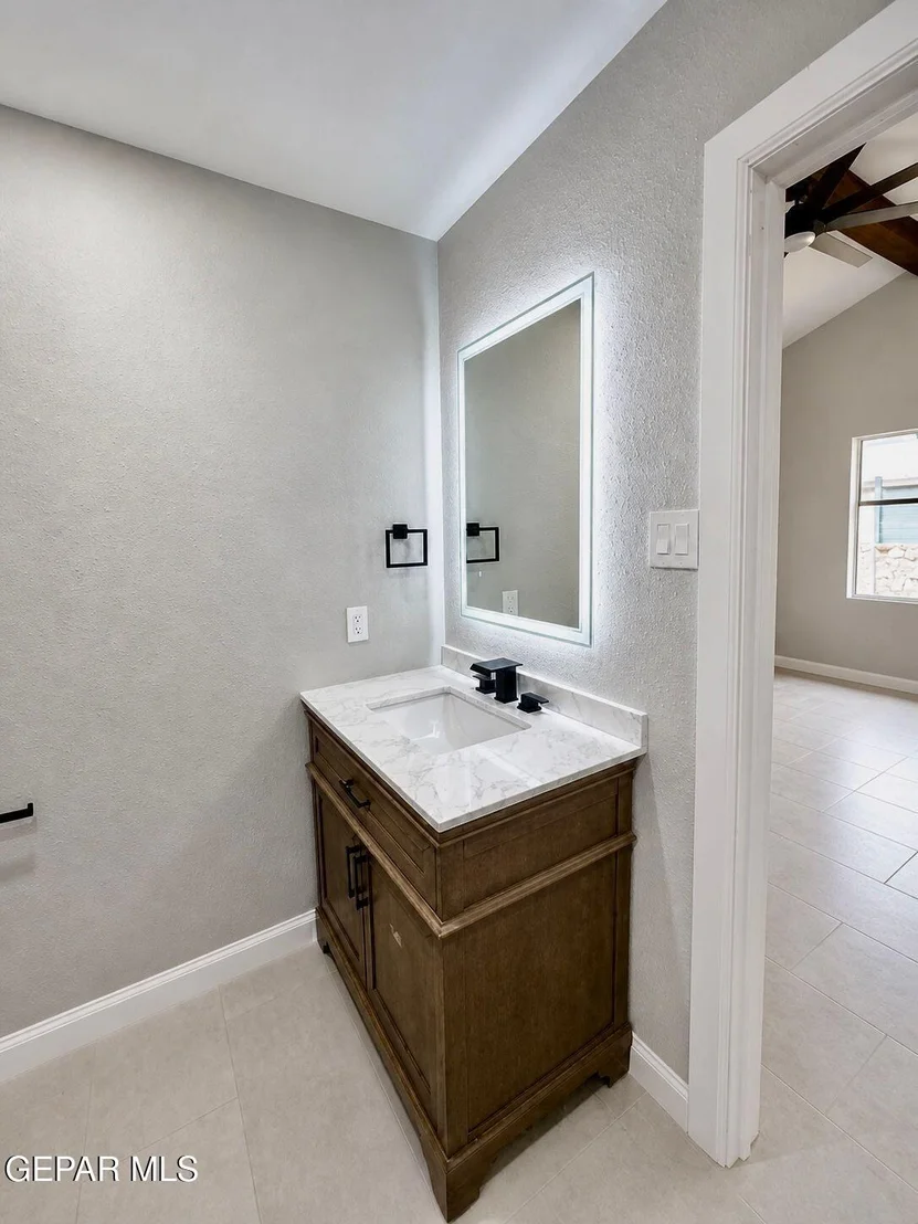 Photo of 775 W BORDERLAND Road