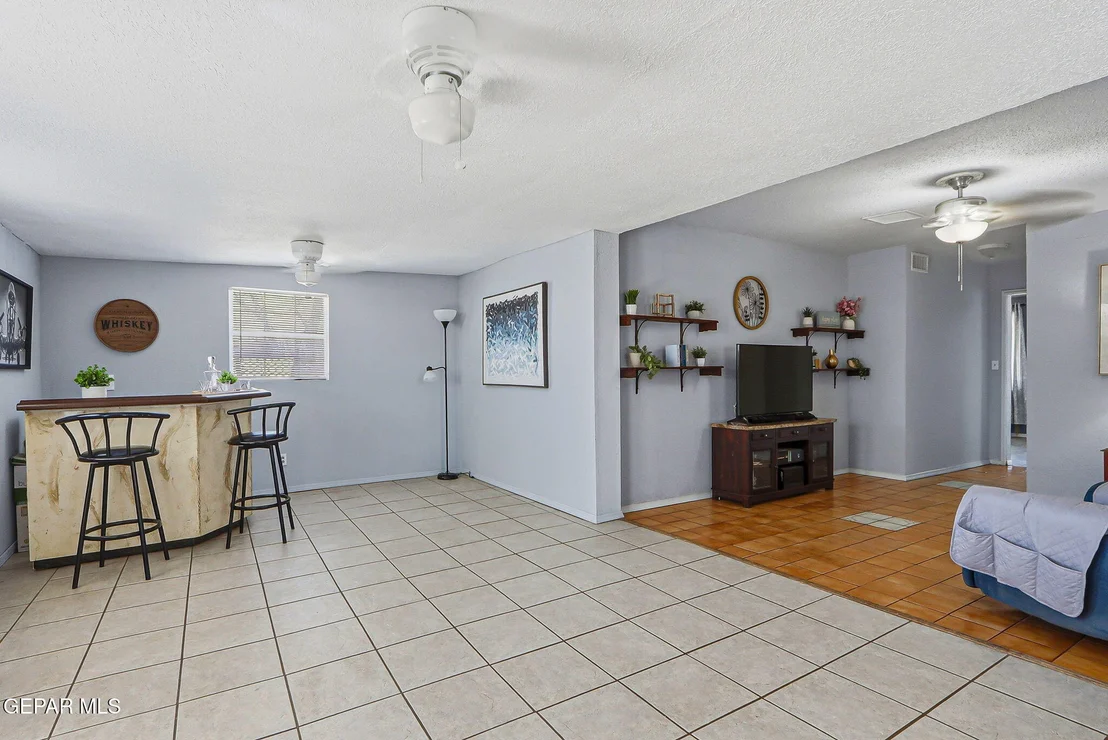 Photo of 323 VALLE SERENO Drive